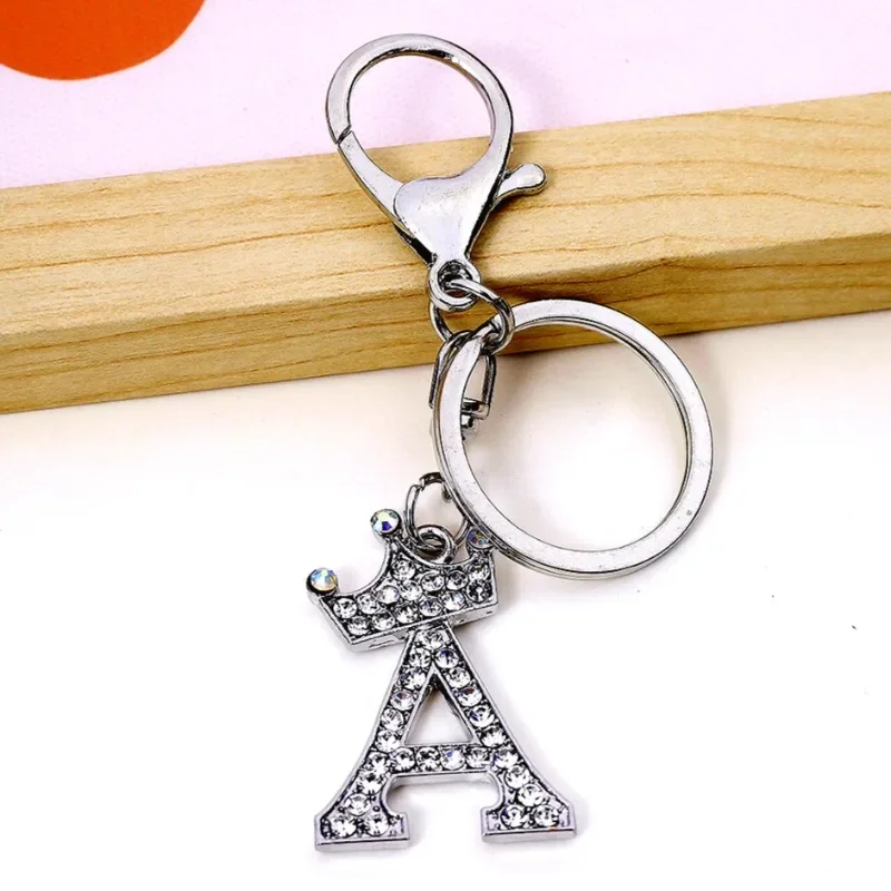 

Fashion Crown A-Z Letters Pendant Keychains for Lovers Silver Color 26 Alphabet Keyring Unique Name Jewelry Women DIY Accessory