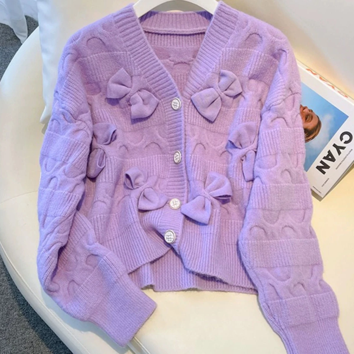 

Нежный фиолетовый свитер с v-образным вырезом и бантом для женщин, весна-осень, новый тонкий короткий однобортный стильный однотонный вязаный кардиган