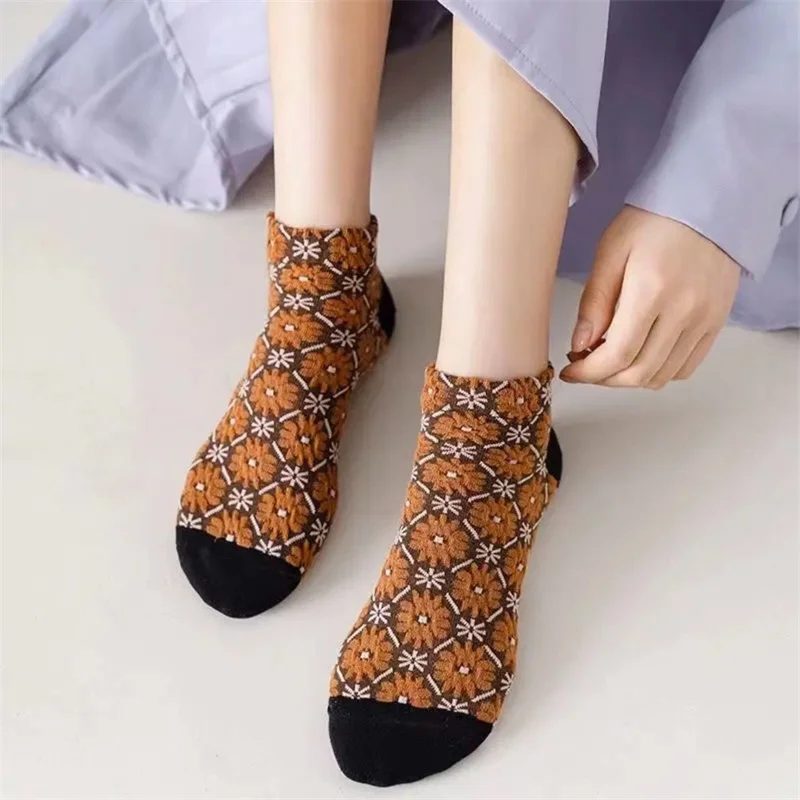 خمر العرقية نمط طباعة الأزهار الكاحل الجوارب الحلو جميل لينة مريحة زهرة الجوارب المرأة عارضة قصيرة Soxs