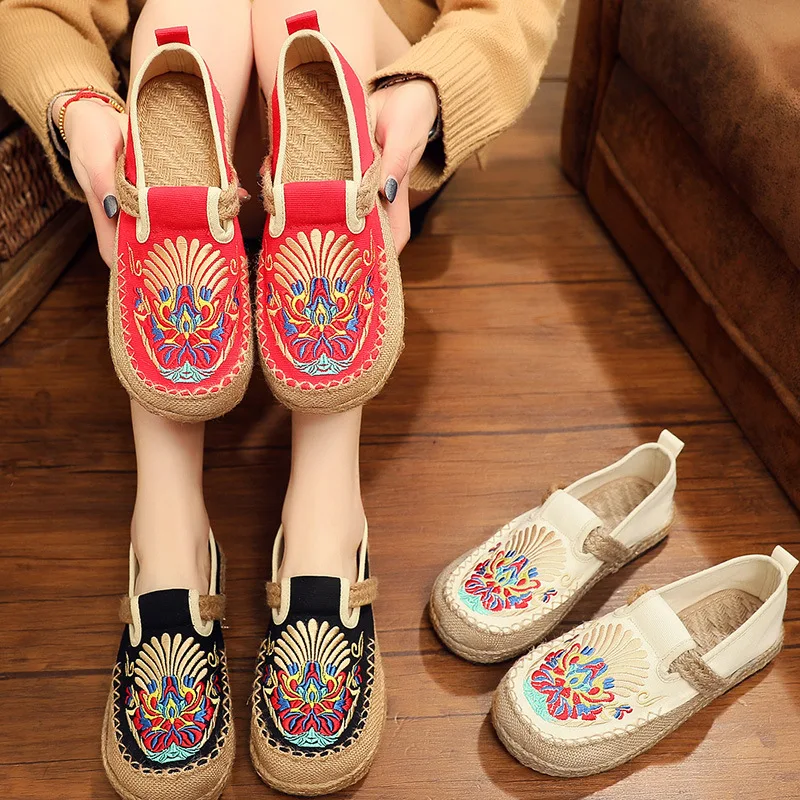Spring 2026 New Style Old Beijing Cloth Shoes for Women - Ethnic Style Embroidered Shoes with Round Tops - Fisherman Shoes