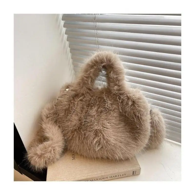 新しい 1 個レディースクロスボディ大容量ぬいぐるみバッグハンドバッグイミテーションファー女性の新しい宴会パーティーハンドバッグかわいいバケットバッグ