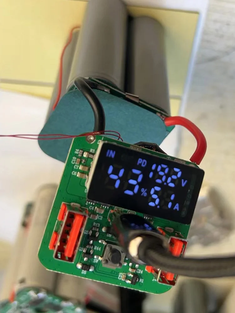 

PD3.0 Bidirectional Fast Charging 65W/100W Digital Voltage and Current Mobile Power DIY Kit Charging Battery Main Board