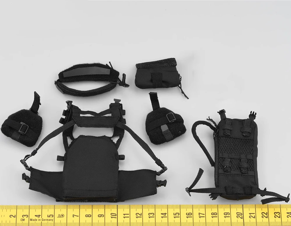 DAMTOYS EBS002 Extreme Battlefield Man Soldier Military Tactical Hang Chest Vest Multi Function Bags Accessories For Fan DIY 1/6