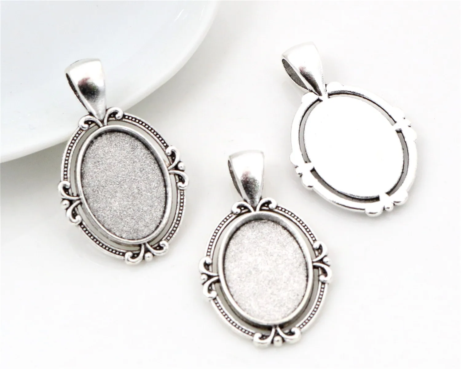 10 sztuk 13x18mm wewnętrzna rozmiar antyczne posrebrzane w stylu klasycznym Cameo Cabochon baza ustawienie naszyjnik ustalenia (D4-42) — zdjęcie 3