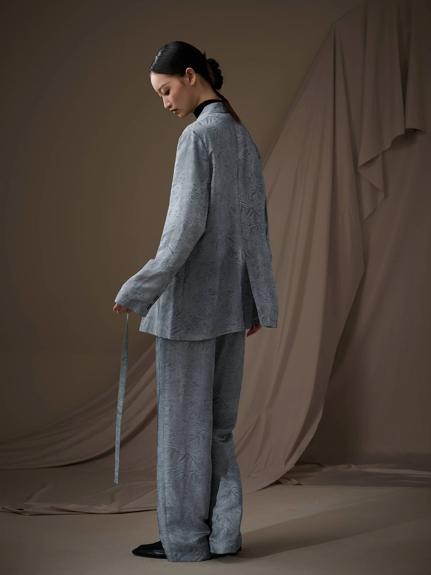 

NAAMSAAN Новый китайский стиль, национальный тренд, синий костюмный пиджак, льняной топ с вышивкой, шелковый комплект в западном стиле, женская мода