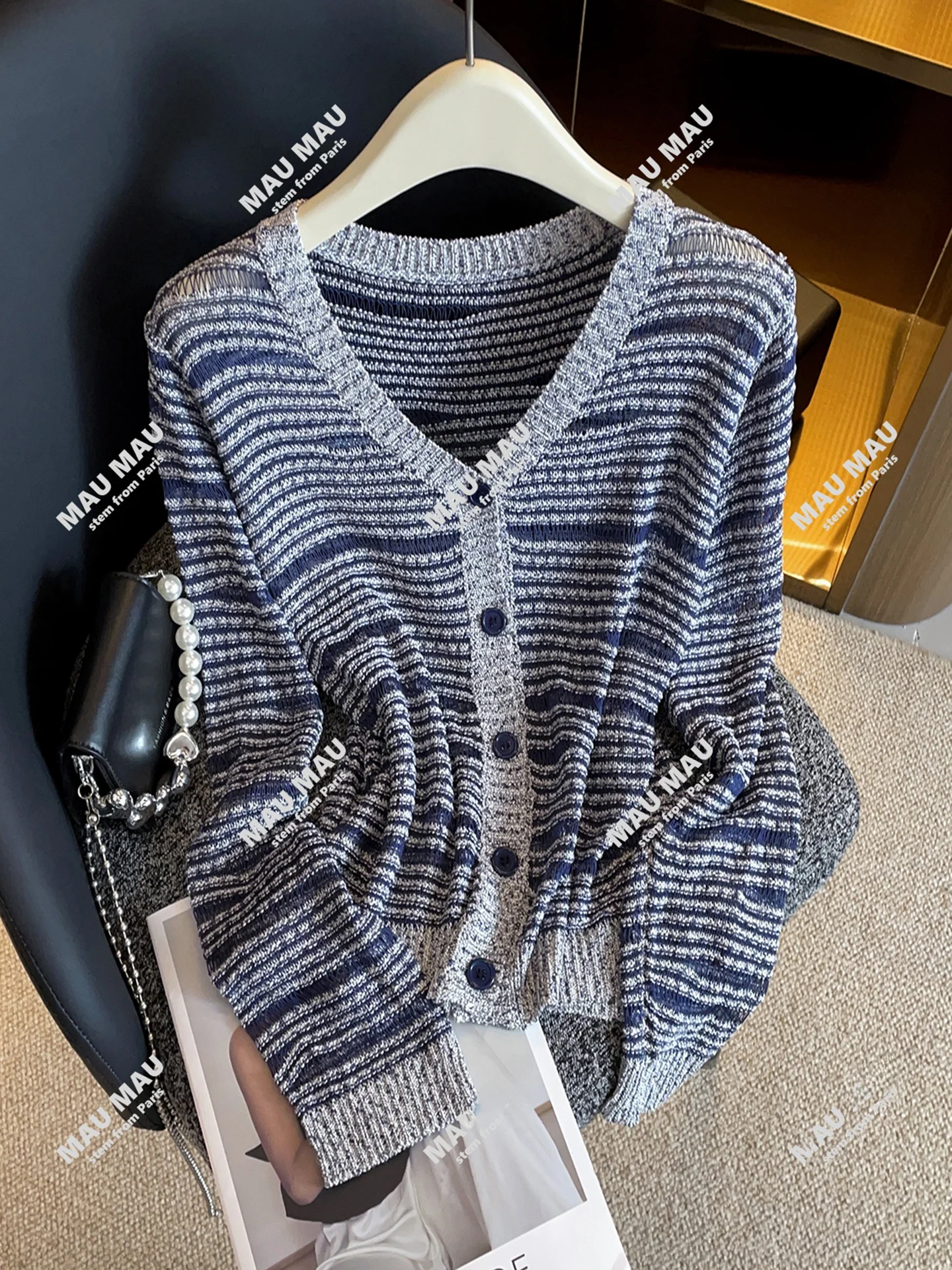 Maglione cardigan aperto lavorato a maglia a righe americane pigre da donna Autunno Faion Morbido medio sottile con bottoni a V Design lungo Sl...