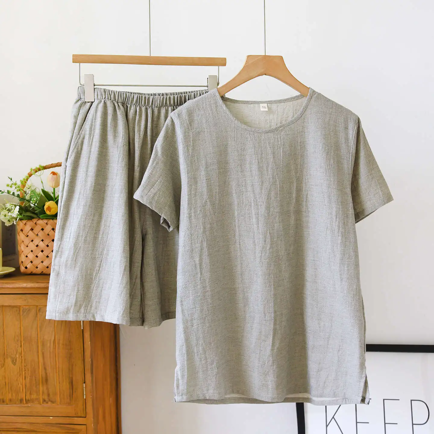 GRAY