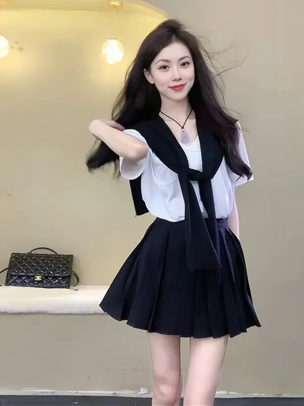 Abito scolastico in vita uniforme per le donne Abito estivo nuovo stile collegiale Set da tre pezzi Set gonna quotidiana alla moda da donna