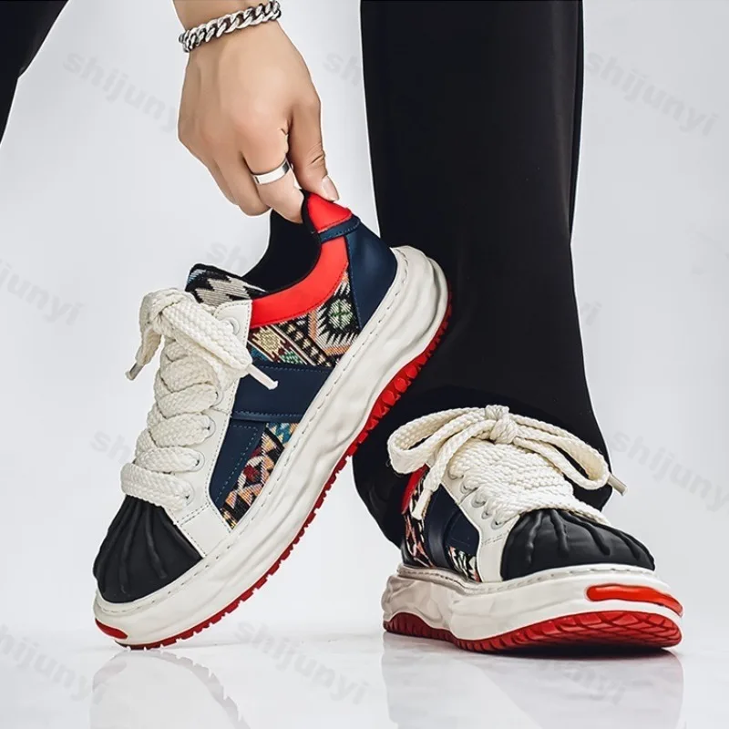 

2025 Autumn New Men's Fashion Trend Low Top Casual Thick Sole Shoes Versatile Comfortable Non Slip Lace Up Niche Chunky sneakers