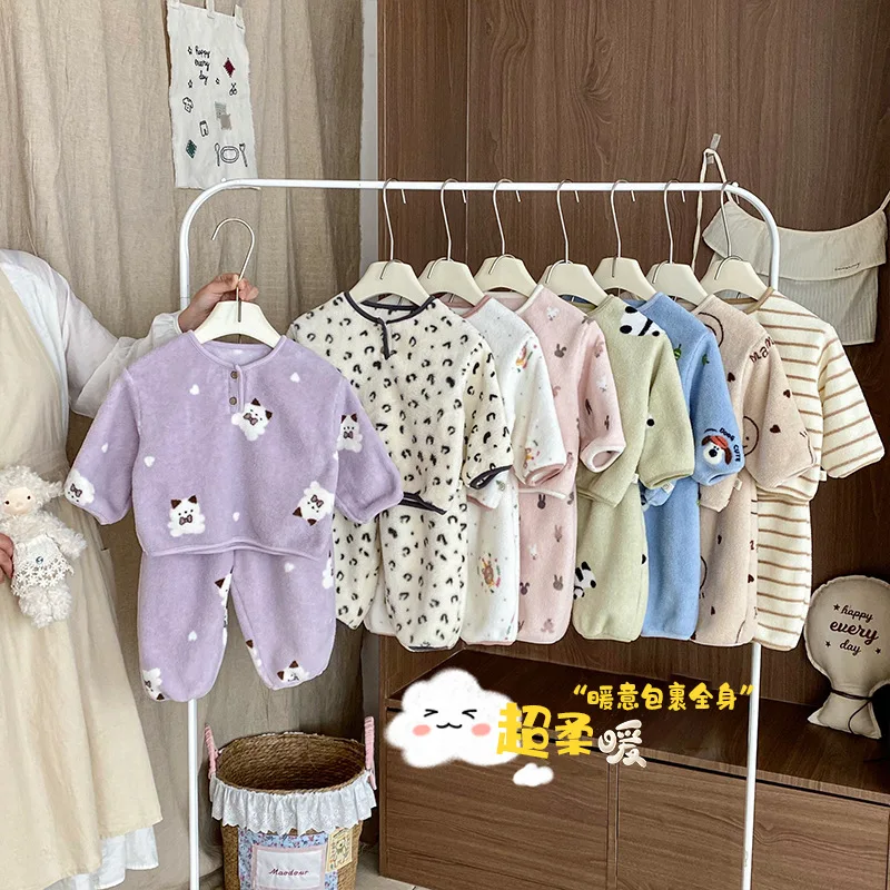 

Детский комплект домашней одежды, новинка 2025 года, зимние корейские пижамы с героями мультфильмов для девочек, штаны для сна, комплект из двух предметов, зимняя одежда для мальчиков