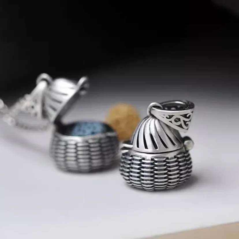 Silver openable sachet ball pendant, women's new Chinese style retro necklace, sweater chain, wearing fragrant pill jewelry