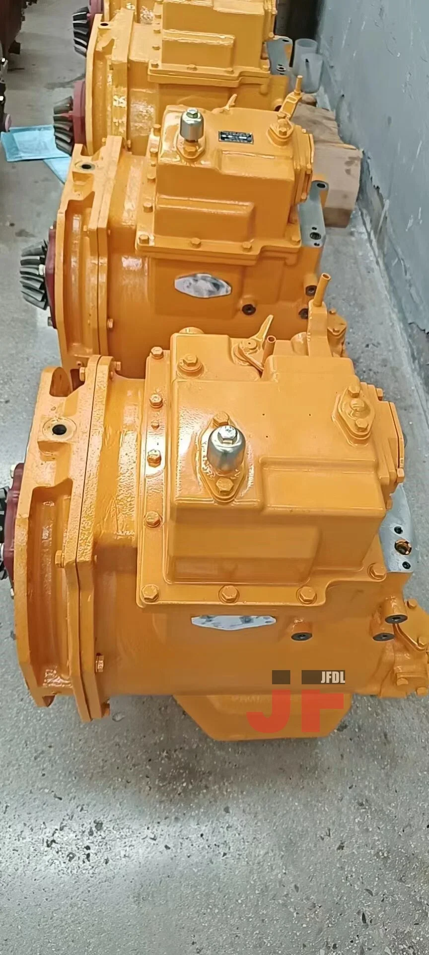 Bulldozer Transmission Case  154-15-41002 1541541002 From JiNing SD16 16y-15-00000 16y1500000