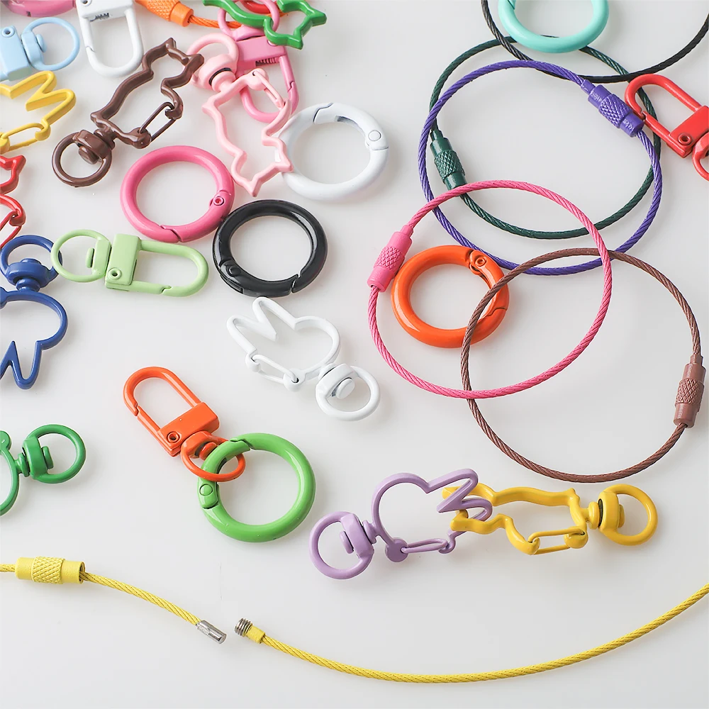 10 teile/los Bunte Eisen Draht Schlüsselbund Kabel Schleife Schraube Lock Seil Schlüssel Halter Schlüsselring Ringe für Schmuck Machen liefert