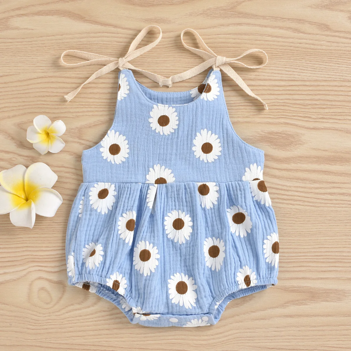 Macacão de verão para bebê menina com estampa de crisântemo, doce e fofo.