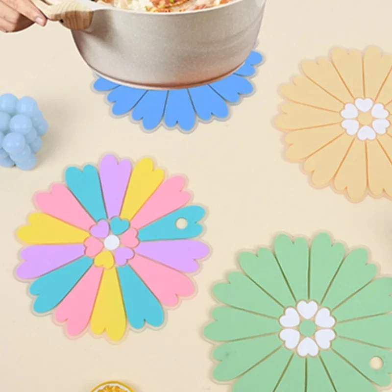 

Flower Silicone Coaster Colourful Heat Insulation Anti-slip Pot Mat High-Temperature Waterproof Bowl Placemat Dining Table Decor