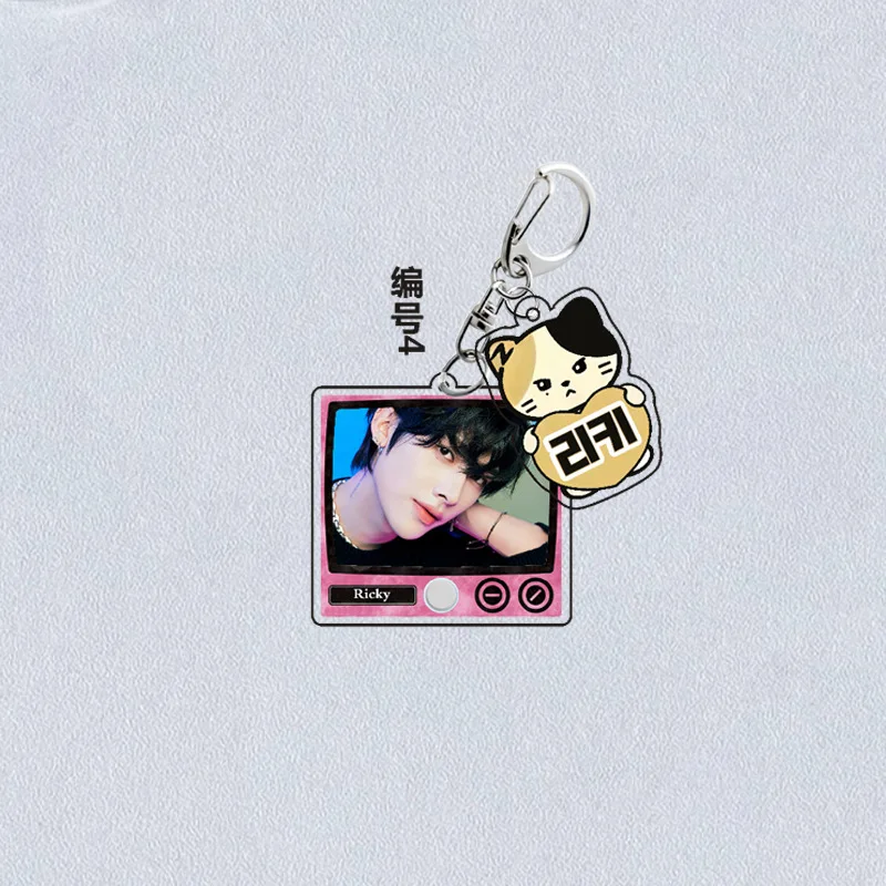 KPOP ZEROBASEONE المفاتيح 2 قطعة/المجموعة اسم HD صور حقيبة سحر ZhangHao ريكي سيارة كيرينغ Yujin Hanbin ZB1 المشجعين جمع الهدايا