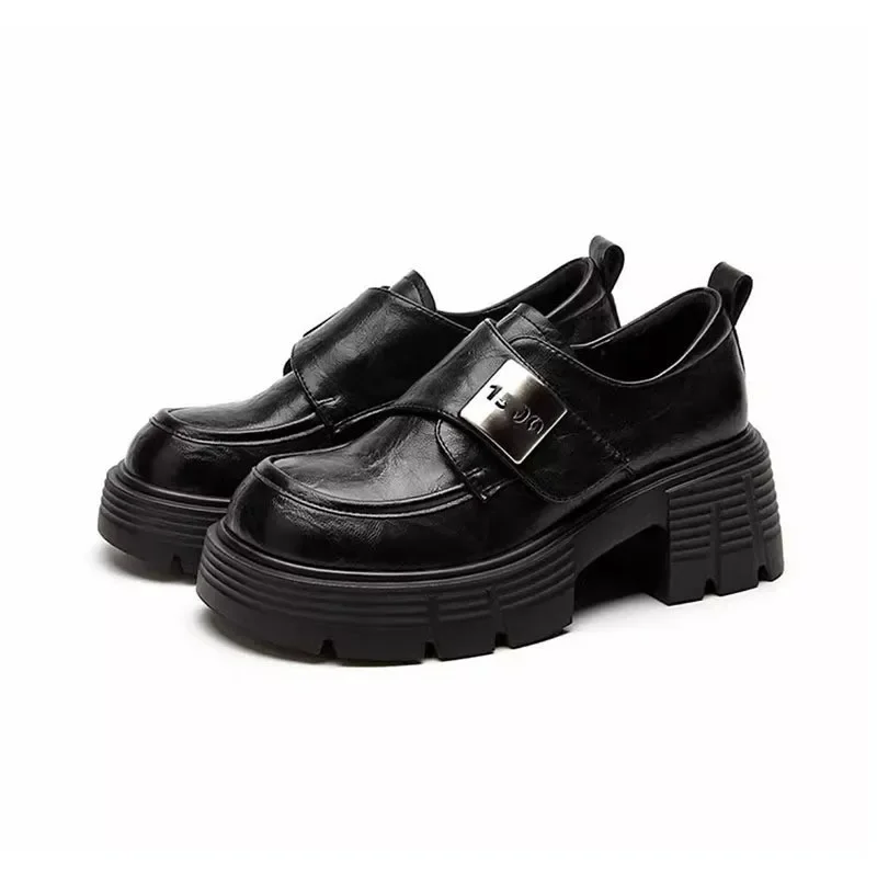 Thick Bottom – Dlaczego Te Buty Zmieniają Obraz Kobiety w Zimie?