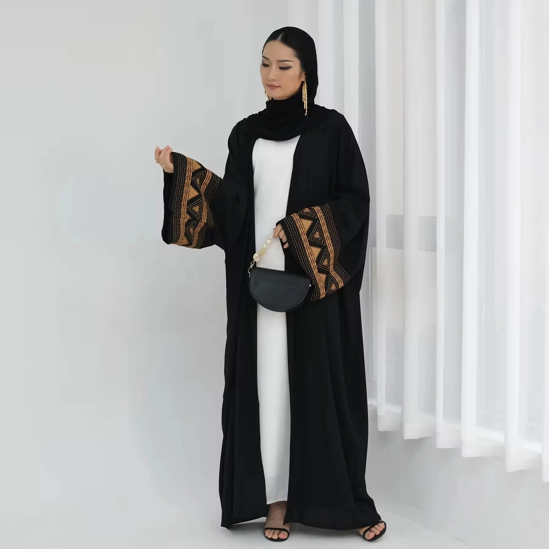 Black Open Abaya design with Ethnic Embroidery Modest Wear Women's Clothing Islamic Dubai Abaya black Muslim Kaftan Arab Clothes