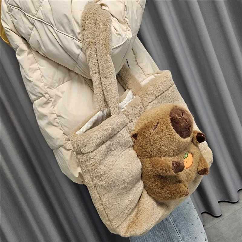 ขนาดใหญ่ความจุ Capybara Plush กระเป๋าถือการ์ตูน Capibara Fluffy ตุ๊กตา Tote กระเป๋ากระเป๋า Commuter Individuality ของขวัญวันเกิดตกแต่งห้อง