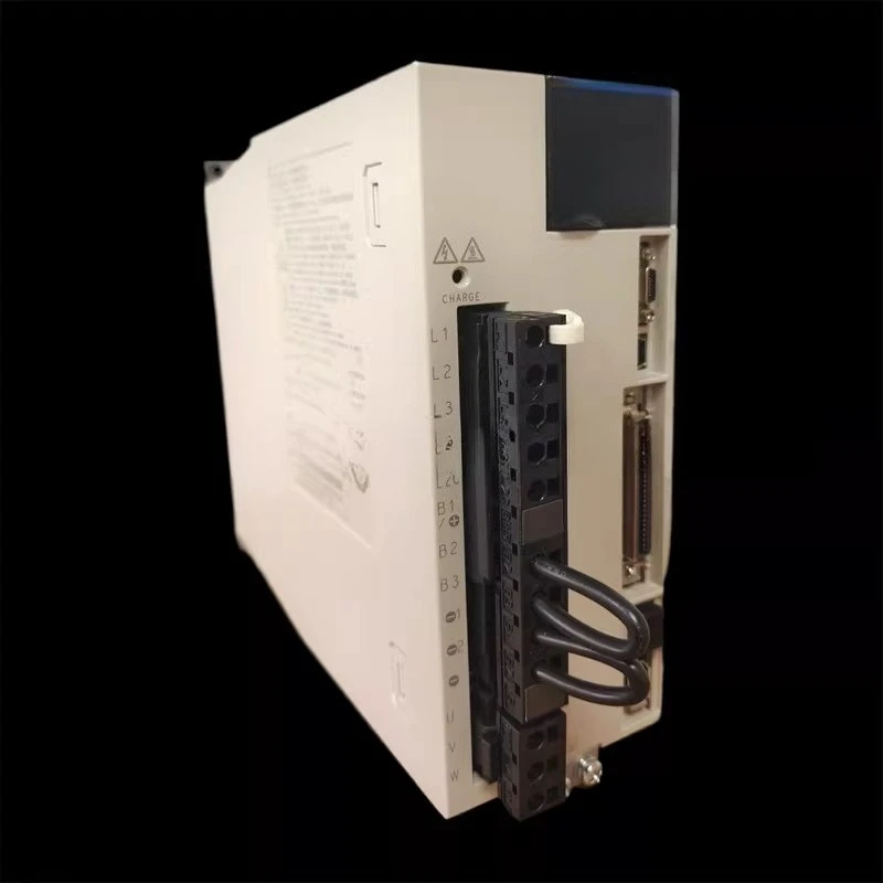 Servo driver SGD7S-7R6A00A002 drive motor set control drive integrated