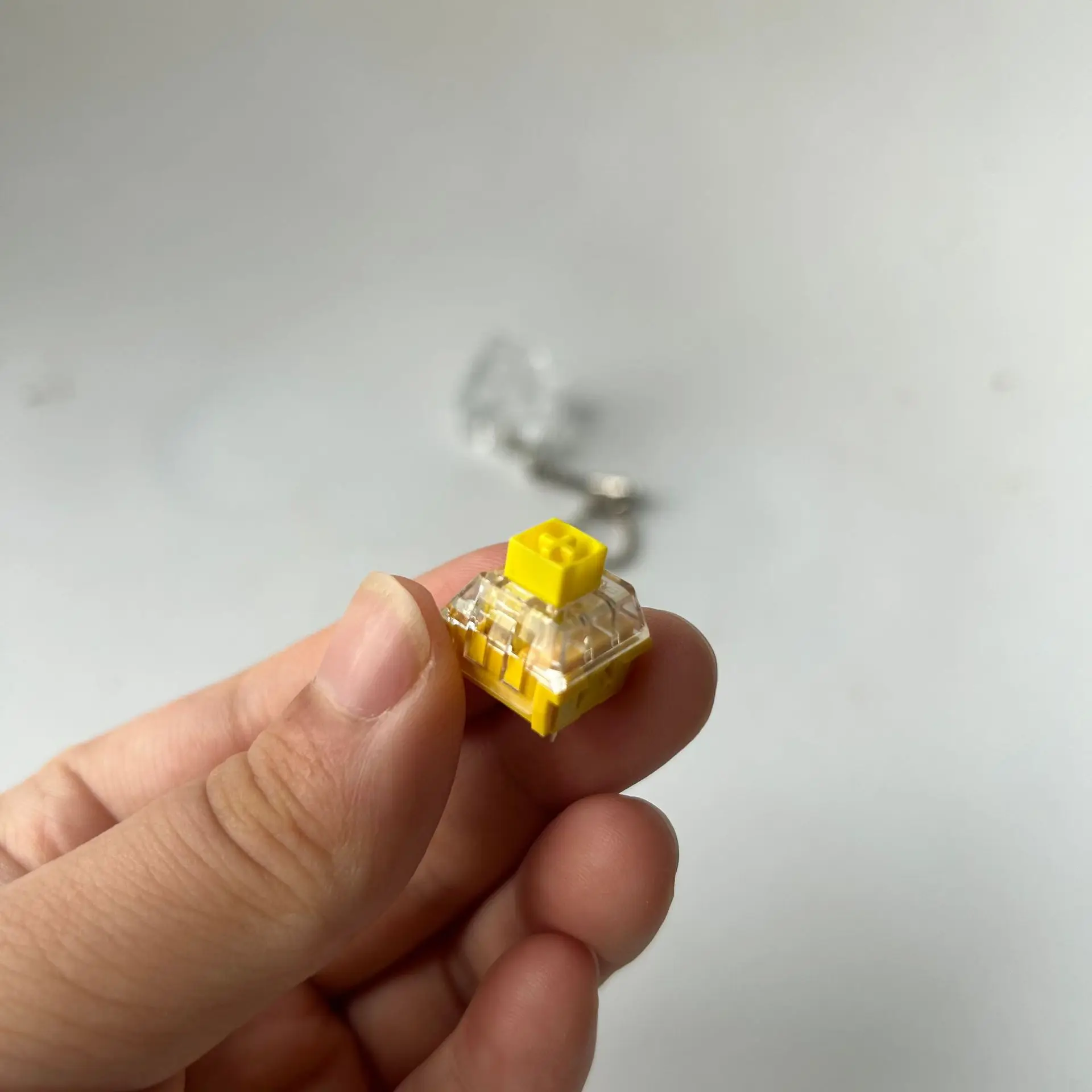 透明ミニキーボードキーホルダーメカニカルキーボードタッピングフィジェットおもちゃ楽しいメカニカルスイッチキーキャップ指先ガジェット