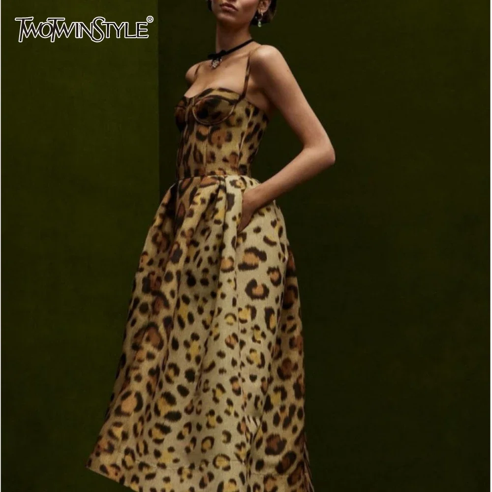 TWOTWINSTYLE Leopard Slimming Dresses for Women Camisole Sleeveless High Waist Temperament Dress Female Fashion