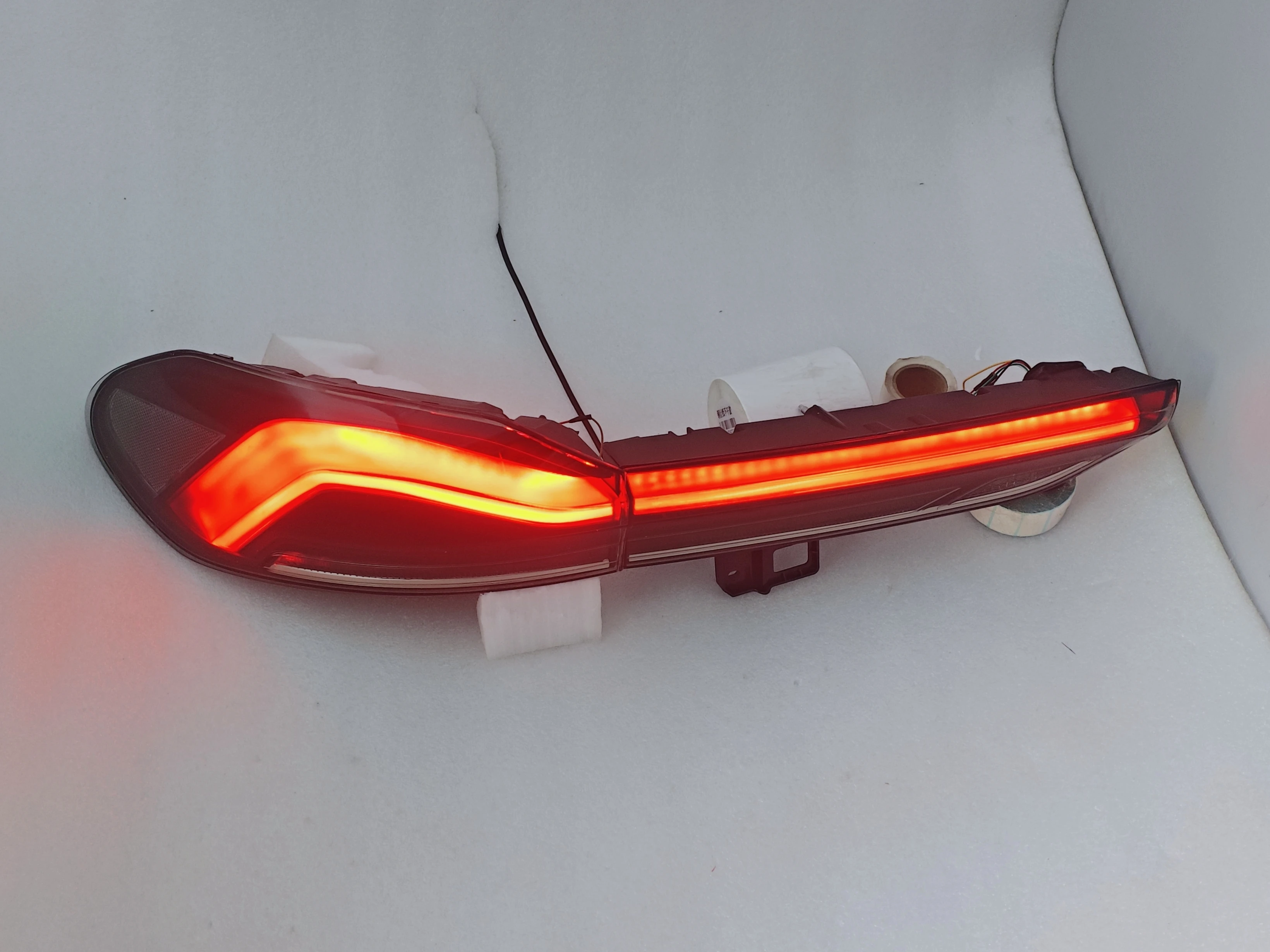 منتجات جديدة بالجملة نظام الإضاءة الخارجية للسيارات المصابيح الخلفية السوداء لـ X6 G06