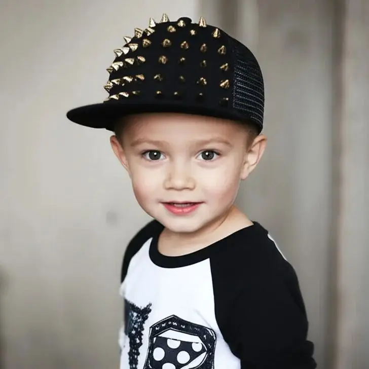 Mannen Vrouwen & kinderen Punk Spike Bezaaid baseball cap Rechte Rand Hip Hop Stijl Cap voor 2-7 Jaar oude Jongens En Meisjes Cool Accessoire