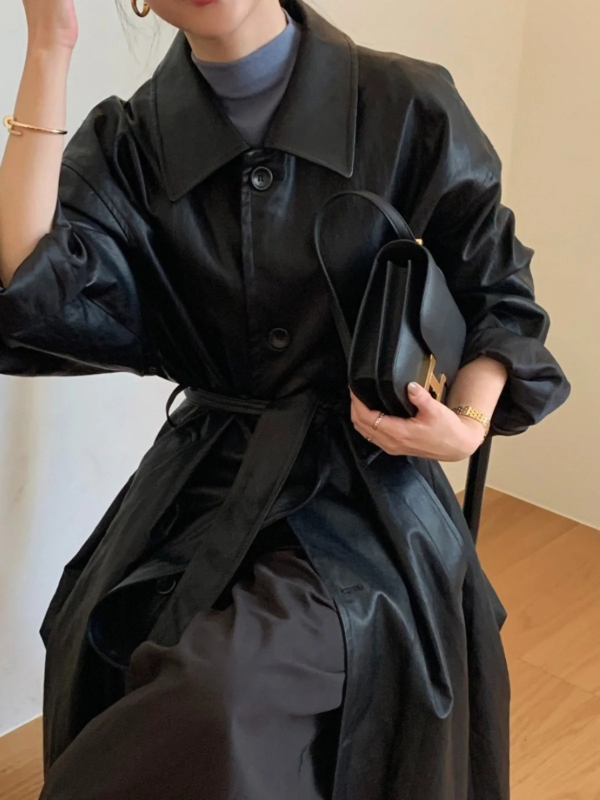 Długi płaszcz damski ze skóry ekologicznej, wiązany w talii, z kołnierzem, styl vintage, elegancki, jesieniowy, w stylu Hong Kong, długi płaszcz ze skóry PU.