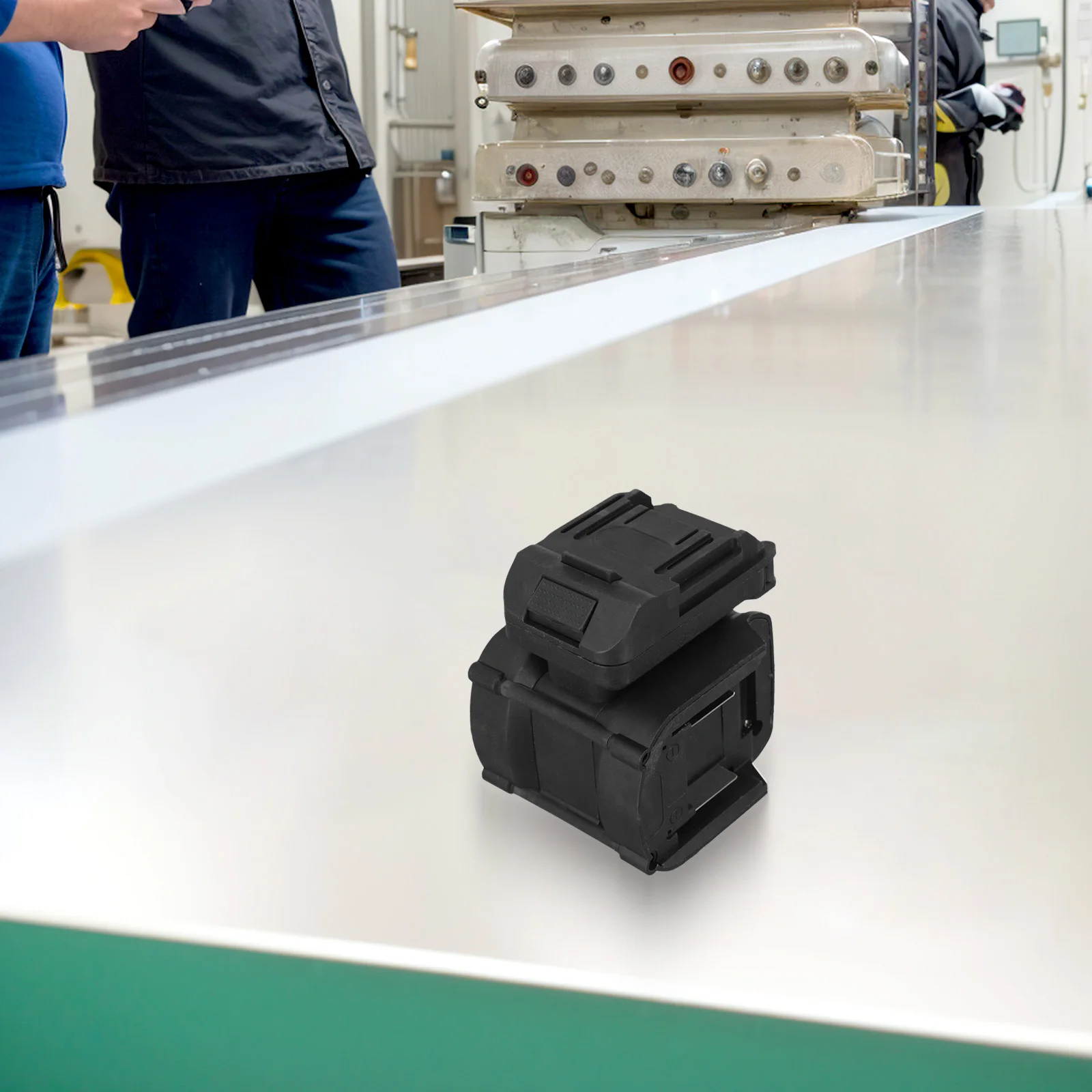 

Construction Site Workshop Usage 2 In 1 Battery Converter Metal Components Plastic Material Suitable For Dual Batteries