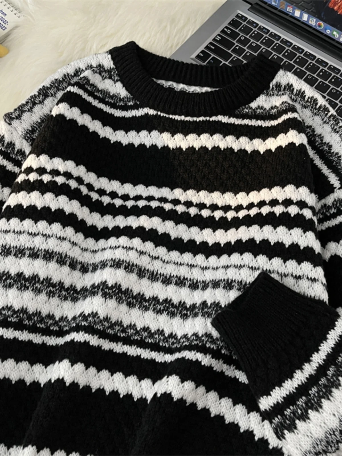 

Trendy Striped Knitwear Loose Fit Overhead Long Sve Base Layer for Men Youthful Sle Autumn Winter New Arrival Casual Wear