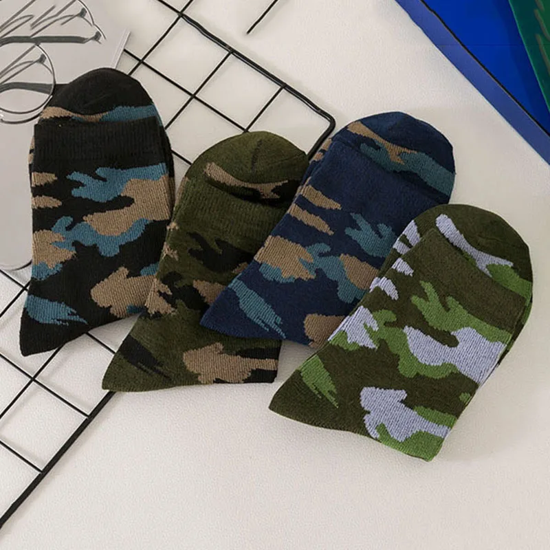 Calcetines de tubo medio de algodón grueso para hombre, medias de camuflaje verde militar, cómodas, cálidas, para primavera y otoño, 5 pares, EU