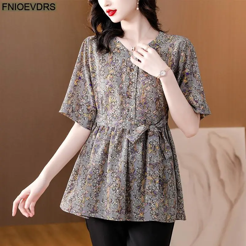 ملابس فضفاضة للنساء 2025 بلوزة صيفية بأكمام قصيرة ورقبة على شكل V باللون الأرجواني مُزينة بالزهور قمصان نسائية عتيقة تونك بيبلوم #2