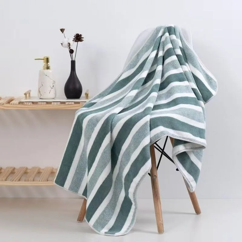 thick bath towel strong water absorption and quick drying non shedding durable Ultra Soft - very suitable for families beaches
