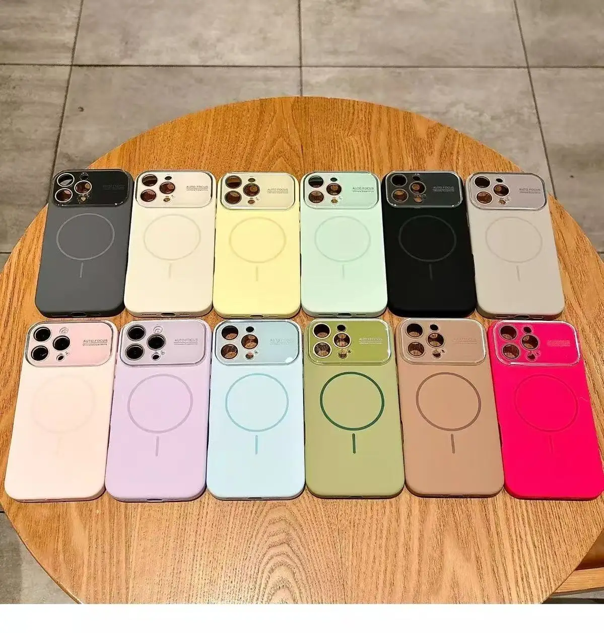 حافظة MagSafe من السيليكون السائل الجديد لهاتف iPhone17 16 15 14 Pro لهاتف iPhone 17 ProMax 14 16 15 Pro Max غطاء شحن لاسلكي