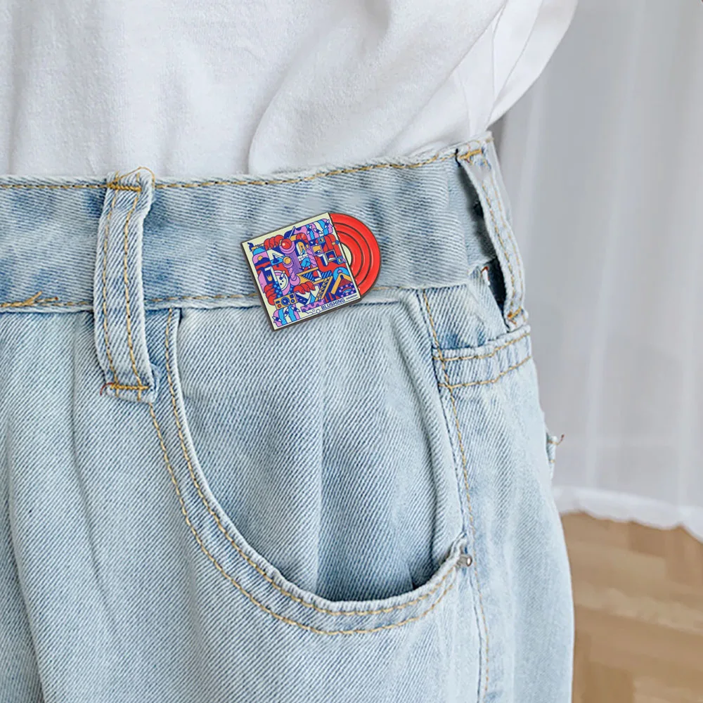 Retro-Musik-Pins: Klassische Rock- und Pop-Vinyl-Album-Cover-Abzeichen, perfekt für Rucksäcke und Kleidung, Geschenk für Musikliebhaber. – Detail 11