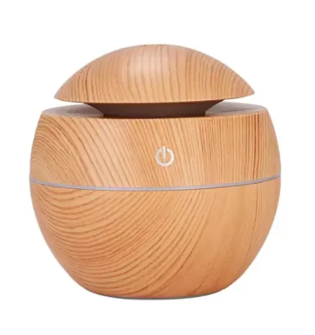 Venta caliente figura de grano de madera humidificador de coche aire sin filtro niebla fría Usb 200ml capacidad de agua Mini humidificador de aire