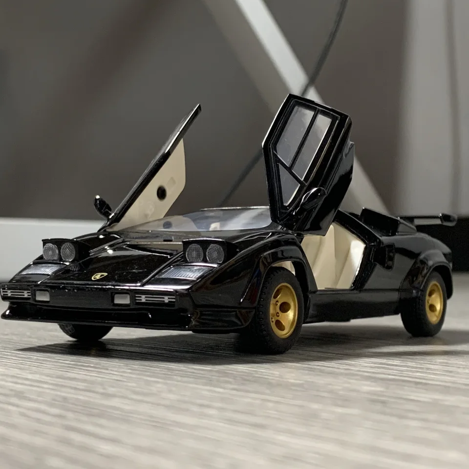 1:32 Lamborghini Countach LP500S Diecast Car Toy