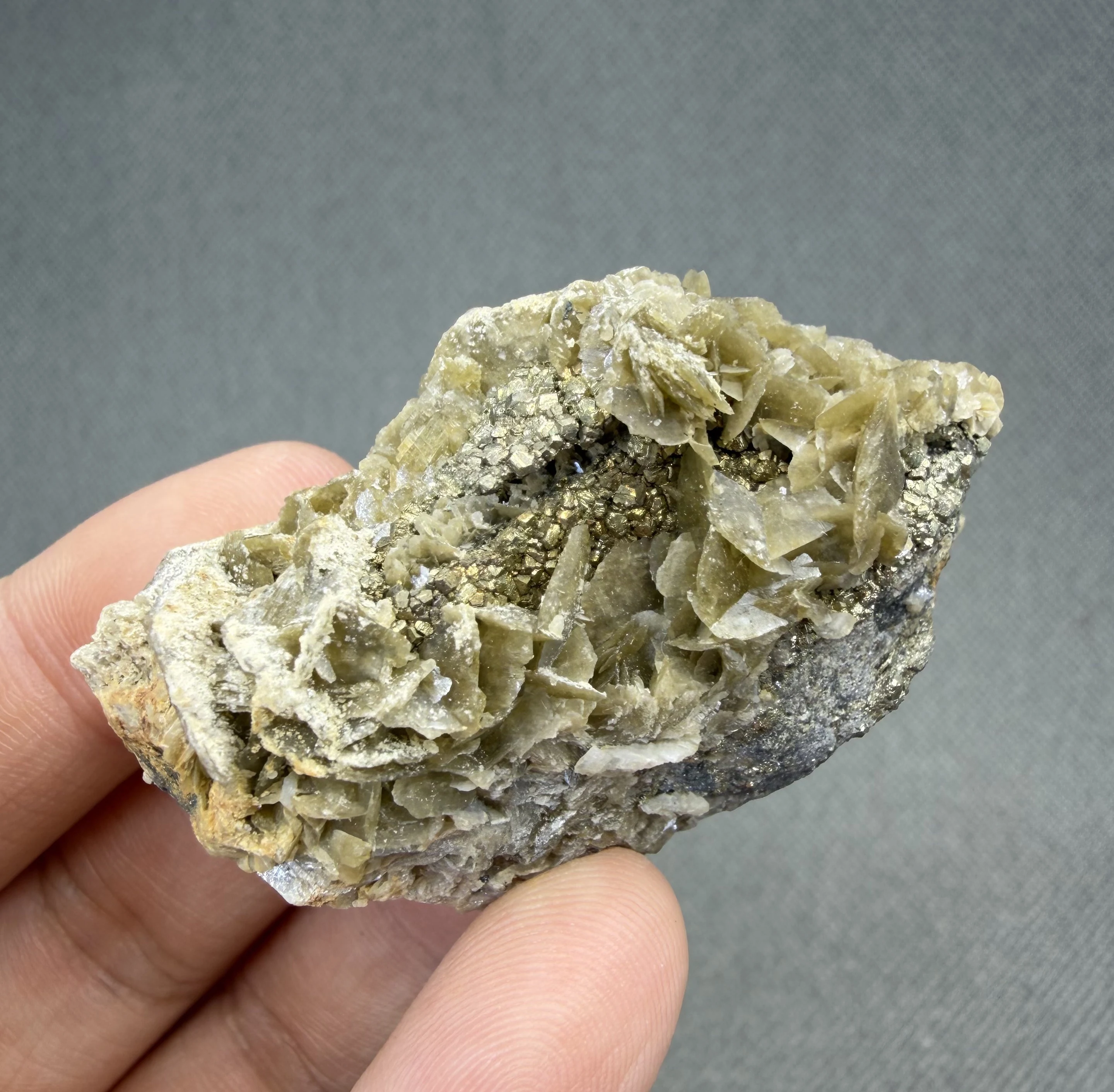 70 g Natural Siderite and pyrite symbiosis Mineral Specimen + healing quartz crystals and stones rock gemstone