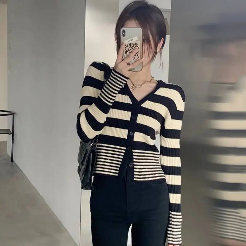 

Vintage Striped Button Short Cardigan Spring Autumn Long Sleeve Slim V Neck Youth Korean Sweaters Casual Sweet Women Clothing