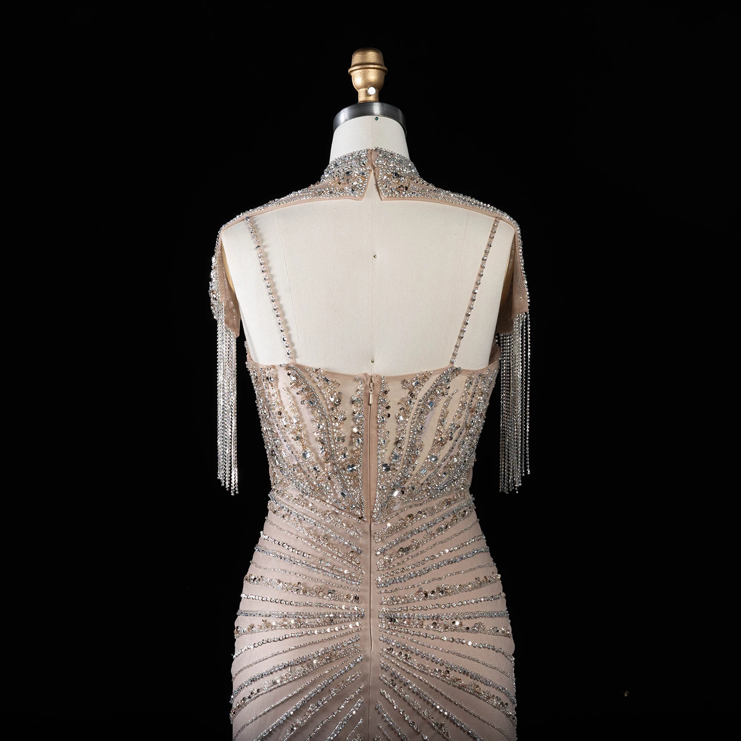 Sharon Said Luxuriöses Champagner-Abendkleid mit Quastenumhang, Diagonalen Strasssteinen, Meerjungfrauen-Schnitt, für formelle Anlässe und Partys, SS184, Maßanfertigung – Detail 11