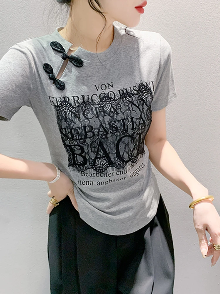 เสื้อยืดทรงสลิมฟิต แขนยาว ปักลายจีนแบบใหม่ แต่งกระดุม ผ้าลูกไม้ ปักตัวอักษร ผ้าคอตตอนผสมโพลีเอสเตอร์ สไตล์สตรีท