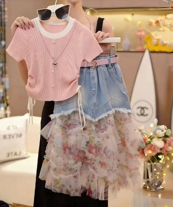 

Girls Summer Set 2026 New Children Versatile Lace Denim Skirt Knitted Short Sleeve T-shirts Two Piece Set Trendy