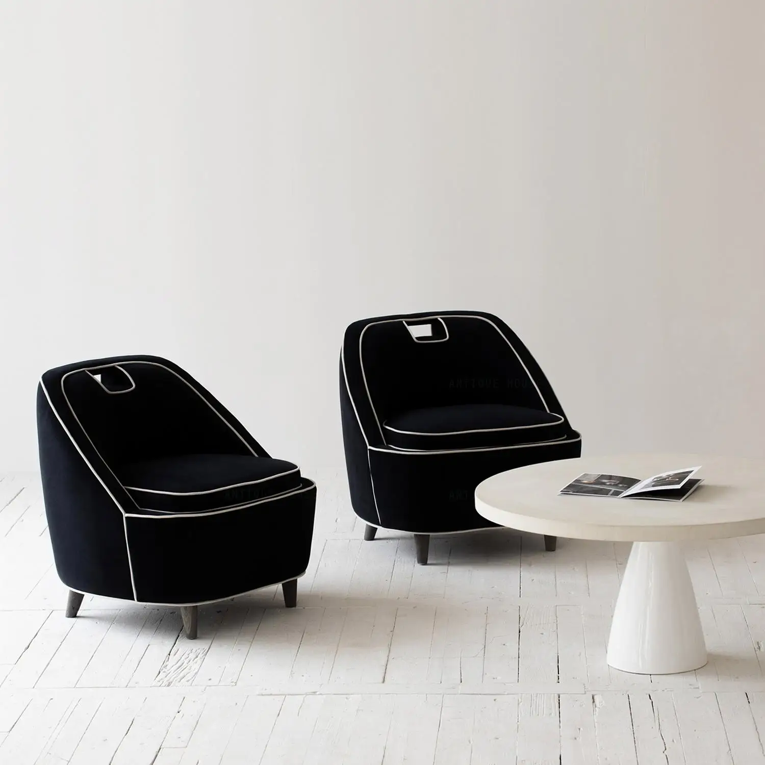 

！@French Modern Luxury Design Fabric Accent Sofa Customizable Modular Legs for Living in Hotels Villas Clubs