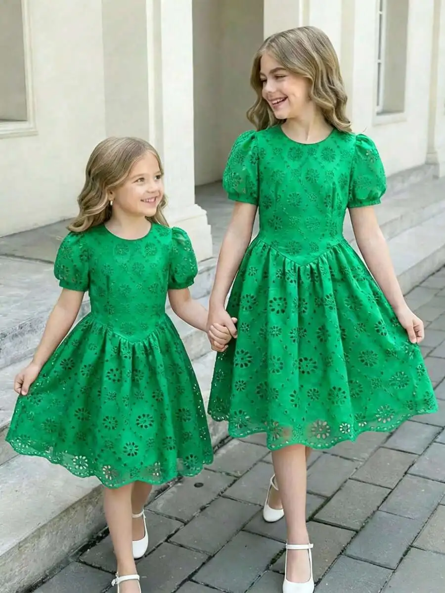 

Elegant Green Floral Embroidered A-Line Dress With Puffed Short Sleeves For Women