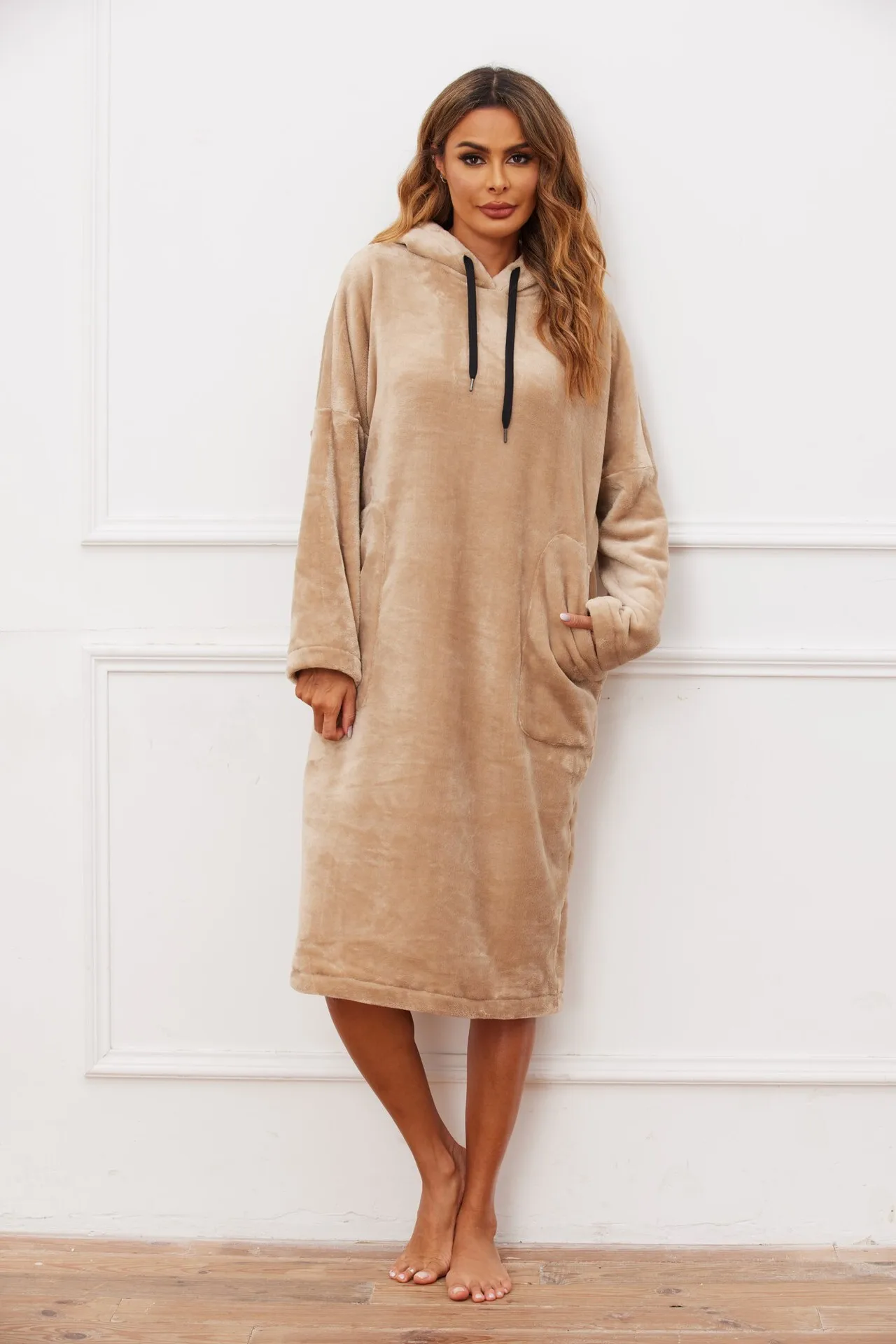 

Autumn And Winter Women's Dress, Double-Sided Flannel Hooded Nightgown, Solid Color Long Sleepwear