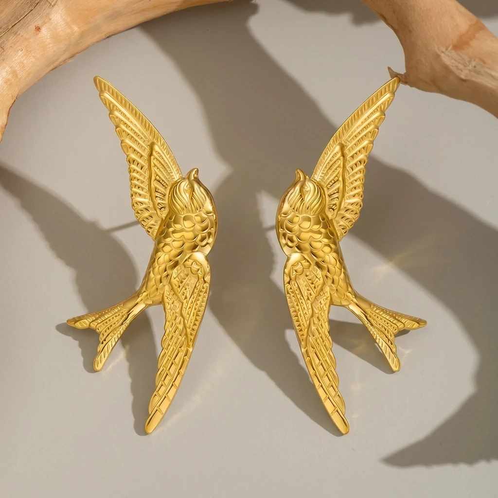 Trendige Einzigartige Vergoldete Edelstahl-Schwalben-Vogel-Ohrringe für Frauen Vintage Tier-Ohrstecker Party Alltags-Schmuck