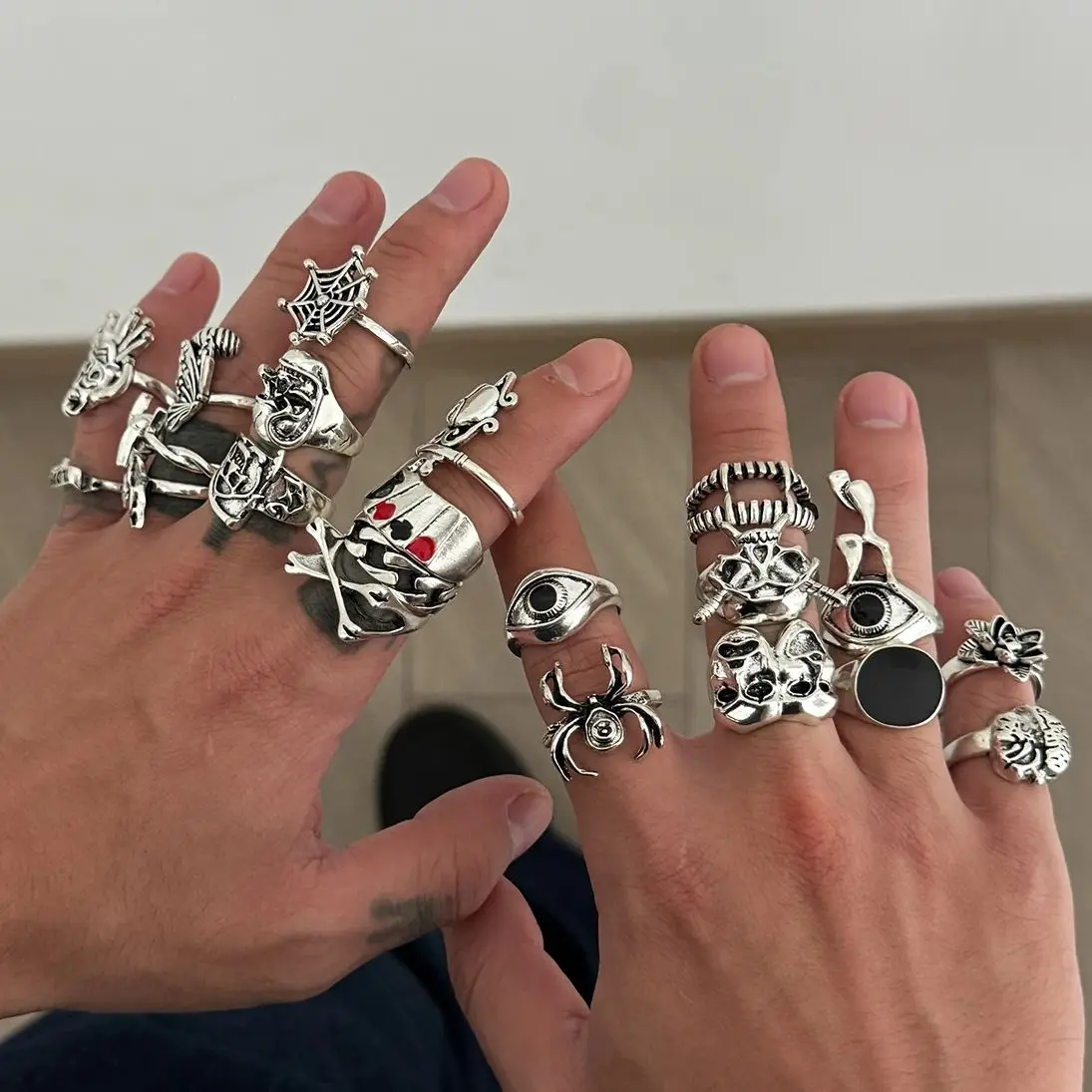 shxin-novo-goth-aranha-cranio-cruz-aneis-conjunto-para-homens-hip-hop-coringa-poker-olhos-cor-prata-anel-conjunto-halloween-joias-presente