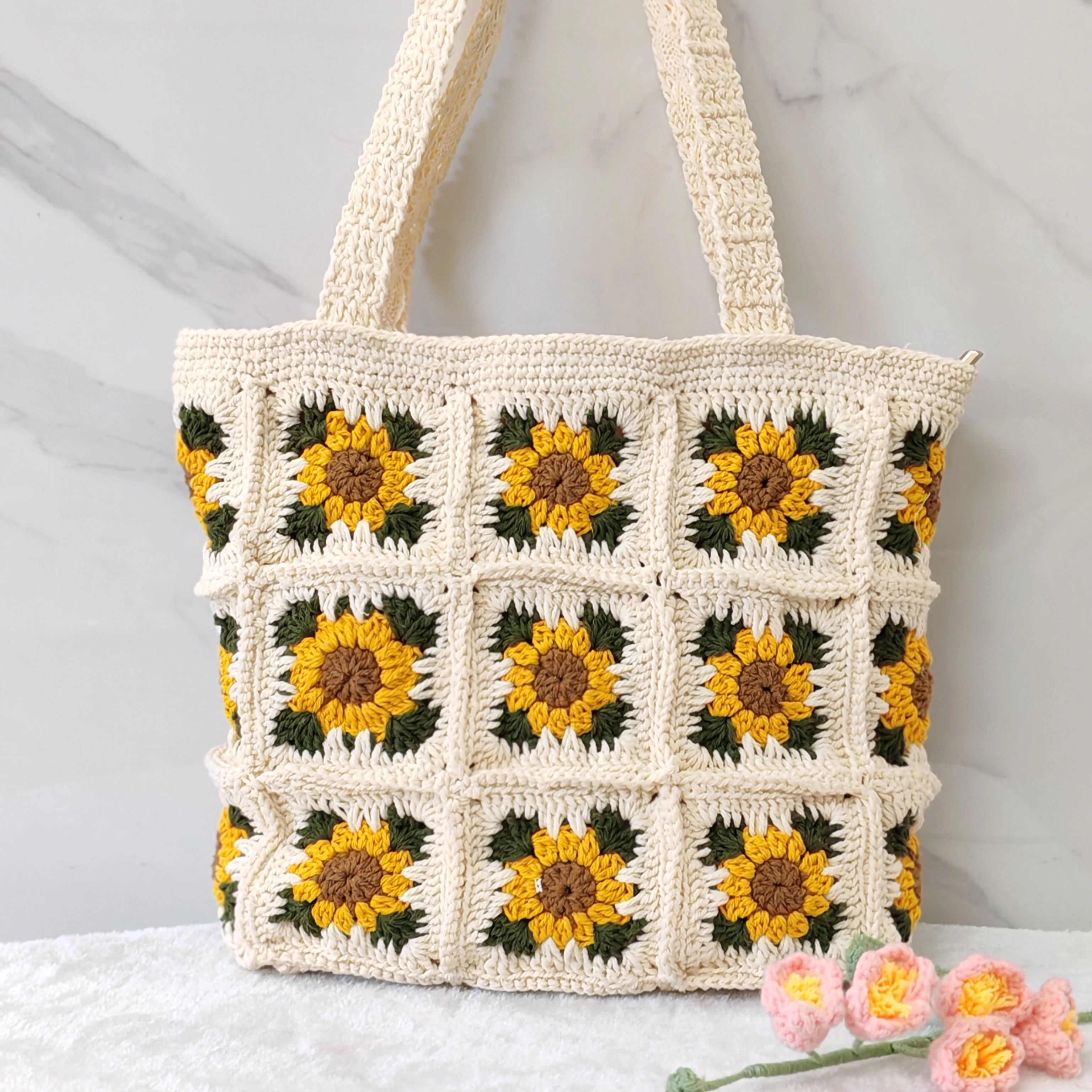 Handmade Crochet Sunflower Tote Bag Vintage Granny Square Knit Shoulder Bag Casual Boho Beach Handbag with Zipper Closure Finish