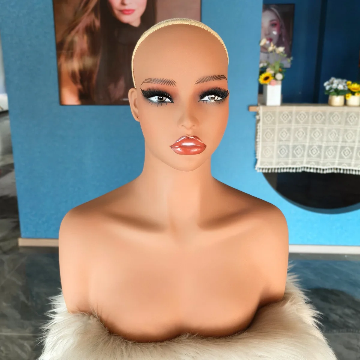 PVC Female Mannequin Bust, with Eyelashes & Eyeshadow, 2.5KG Realistic Manikin Head for Wigs, Hairpieces, Jewelry Salon Display